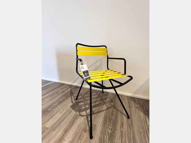 Sedia con braccioli Zanotta Dan 2058