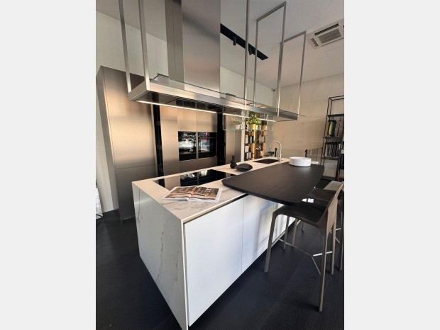 Cucina con Isola Poliform ALEA  PRO