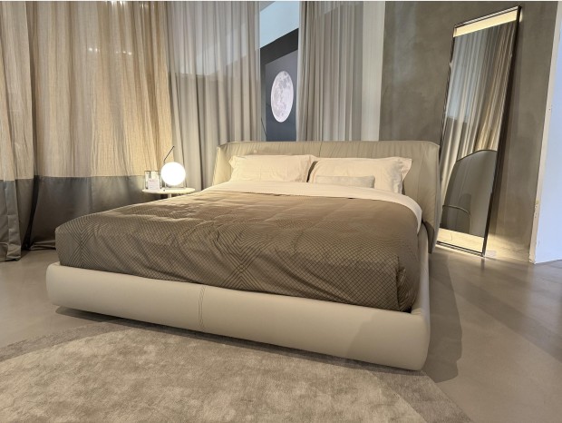 Letto matrimoniale Poltrona Frau Archibald