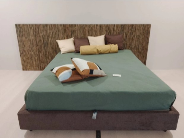 Letto matrimoniale con contenitore Produzione Artigianale Savana