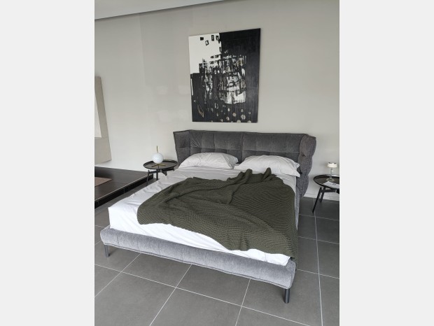 Letto matrimoniale B&B Italia Husk L180