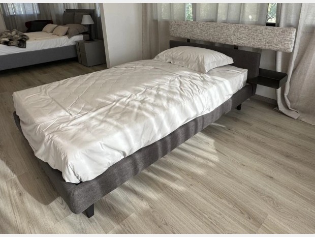 Letto a una piazza e mezza Twils Denver con mensola in metallo