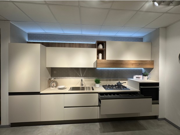 Cucina lineare Veneta Cucine Start Time Presa