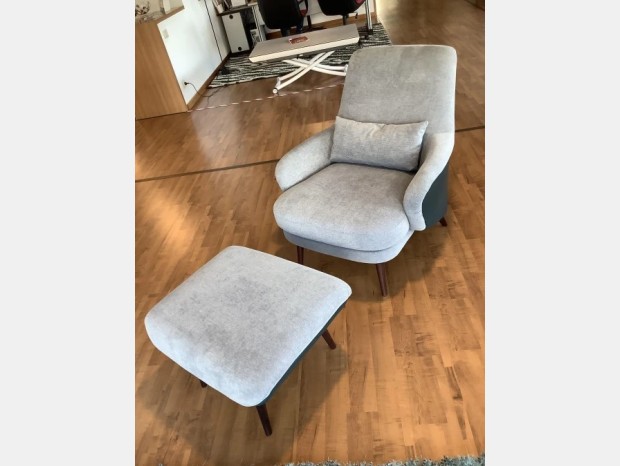 Poltrona con pouf Casa Divani Delia
