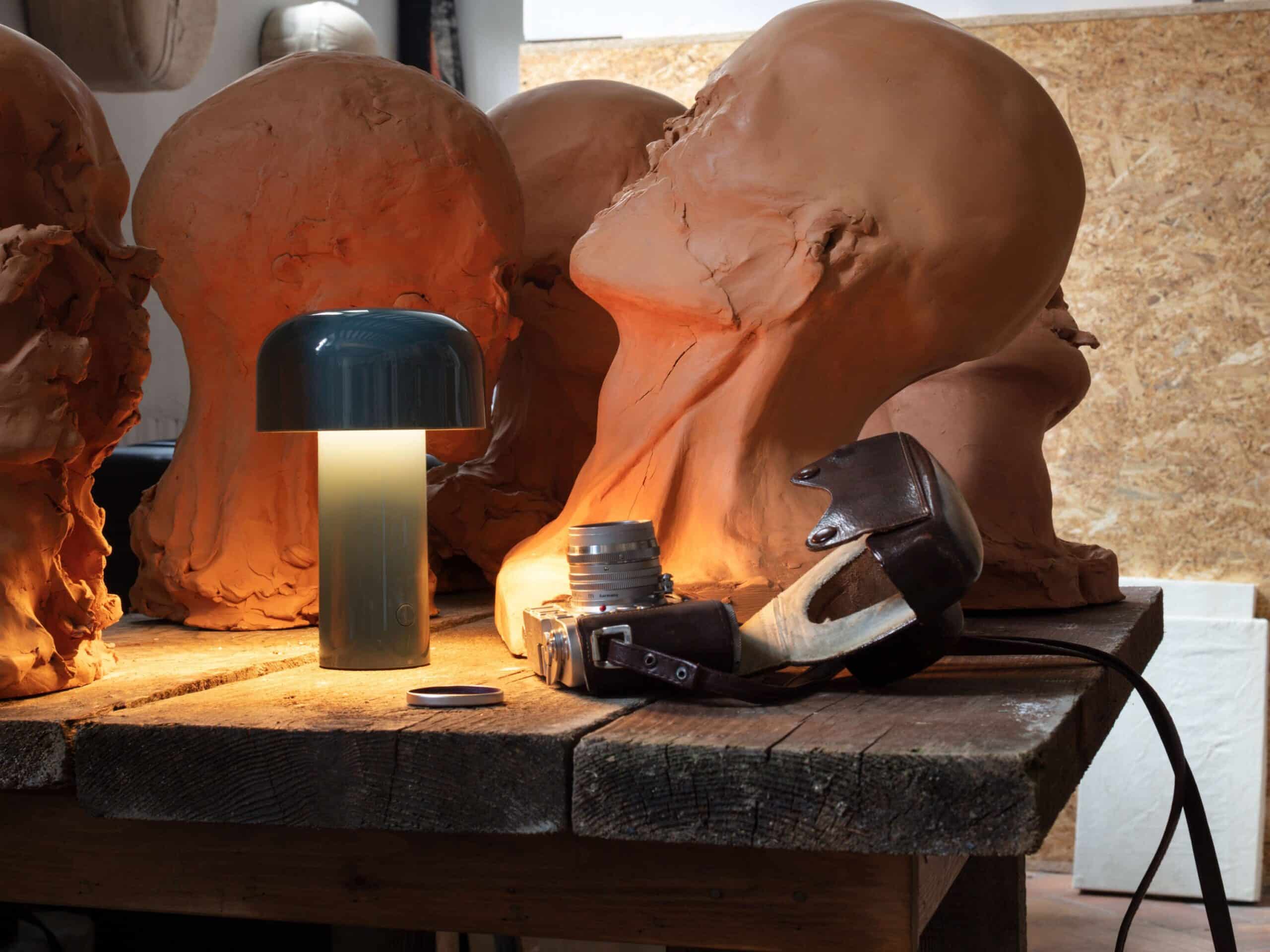 BELLHOP BATTERY - Lampada a batteria - FLOS