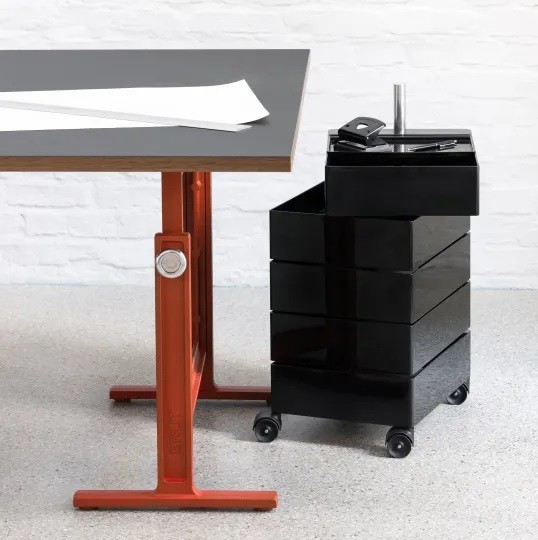 BRUT - Tavolo regolabile - MAGIS DESIGN