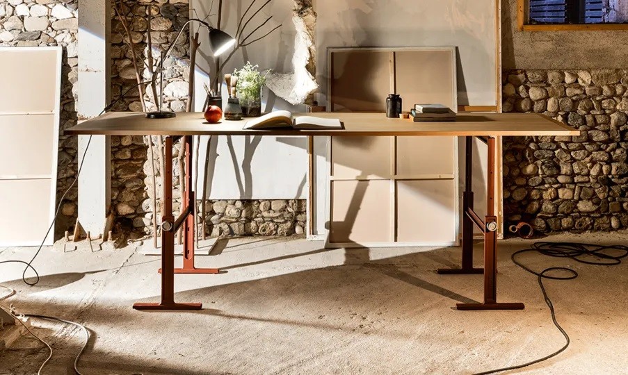 BRUT - Tavolo regolabile - MAGIS DESIGN