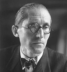 220px-Le_Corbusier_1920.jpg